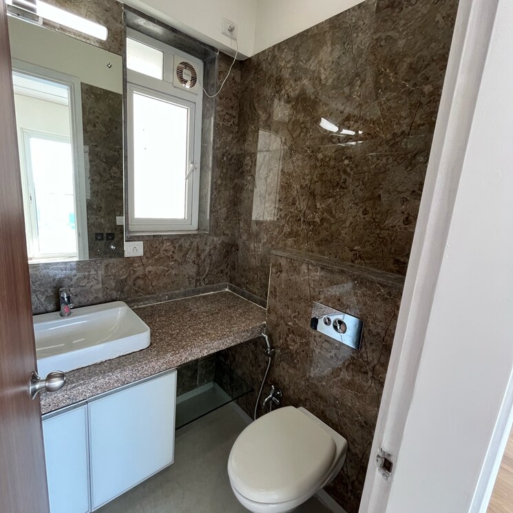 Bathroom, lnt-realty-crescent-bay 2 Bedroom 945 Sq.Ft. Apartment In Parel Mumbai 6312010