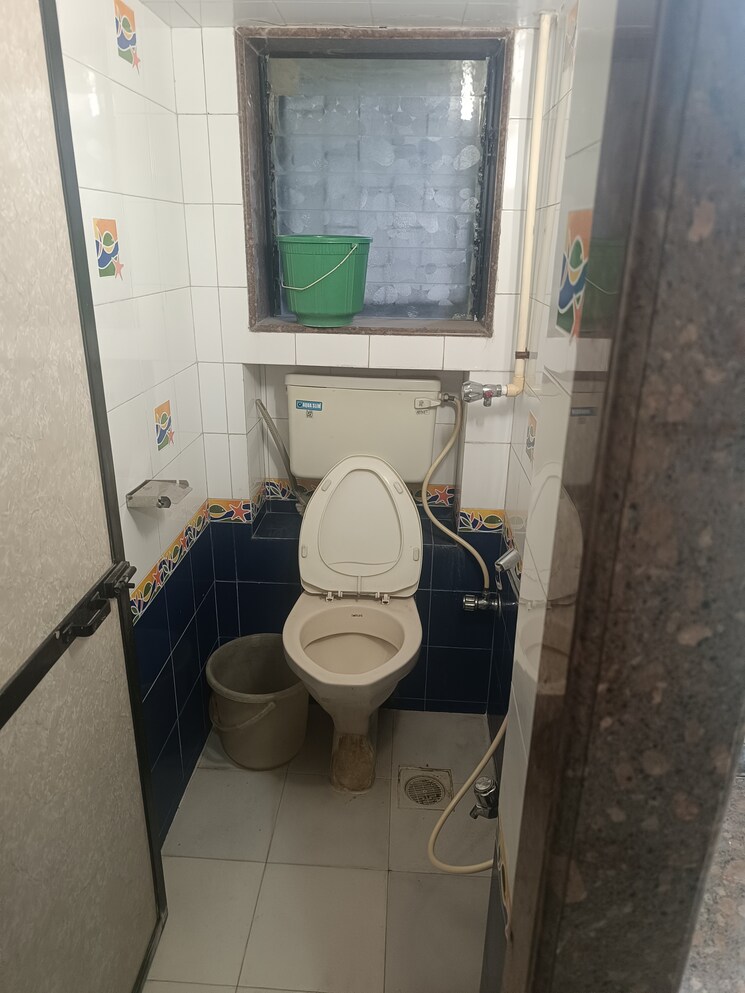Attached Bathroom, akal-chs 1 Bedroom 500 Sq.Ft. Apartment In Andheri East Mumbai 6315916