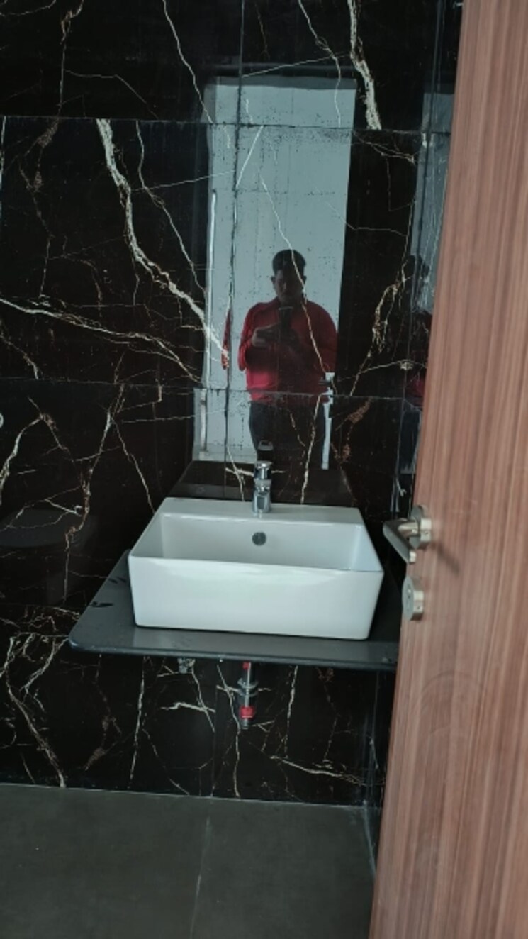 Bathroom, shri-chhatrapati-shivaji-market-yard 3 Bedroom 1850 Sq.Ft. Builder Floor In Gultekdi Pune 6318086