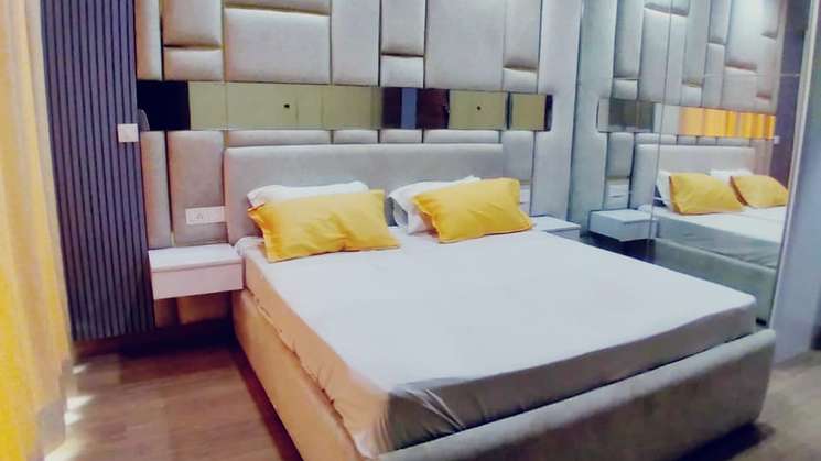 3 Bedroom 170 Sq.Yd. Builder Floor in Sainik Colony Faridabad