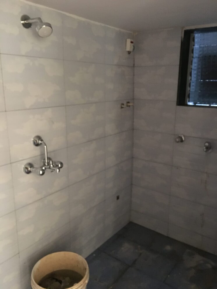 Bathroom, shreeji-homes 1 Bedroom 639 Sq.Ft. Apartment In Kon Thane 6319930