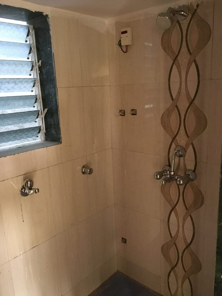 Bathroom, shreeji-homes 1 Bedroom 639 Sq.Ft. Apartment In Kon Thane 6319930