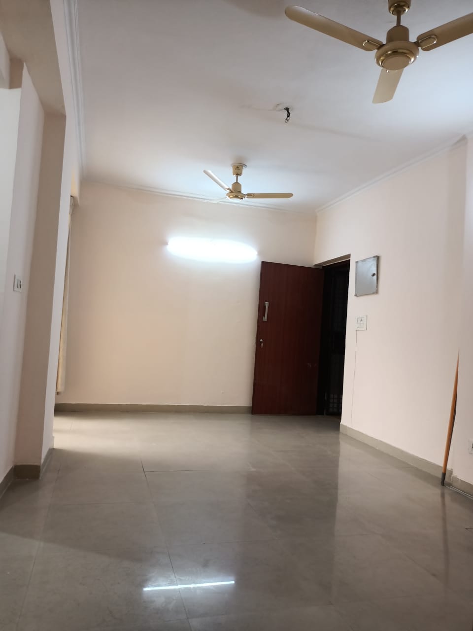 Rental 2.5 Bedroom 1295 Sq.Ft. Apartment in Supertech Ecociti, Sector