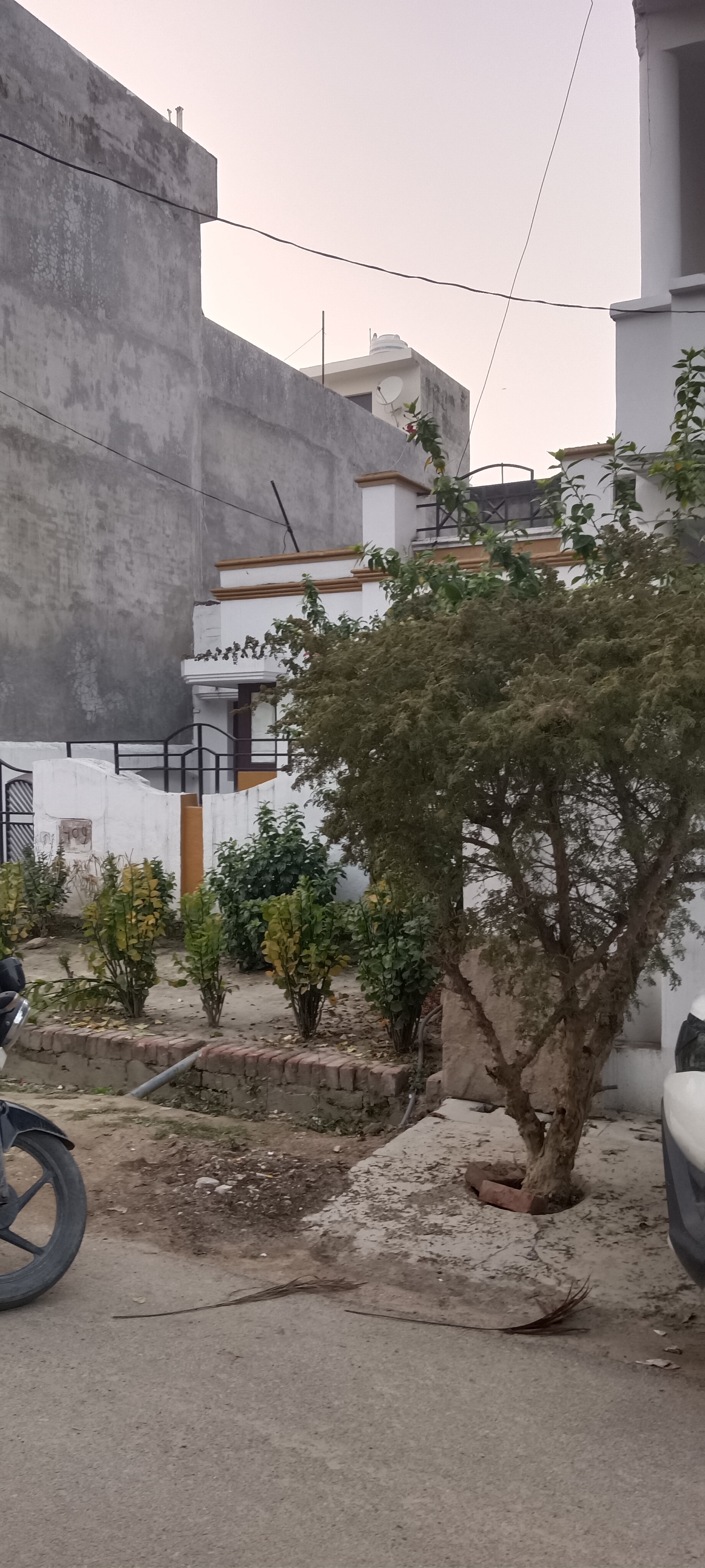 Resale 2 Bedroom 1290 Sq.Ft. Independent House in Eldeco ii Lucknow