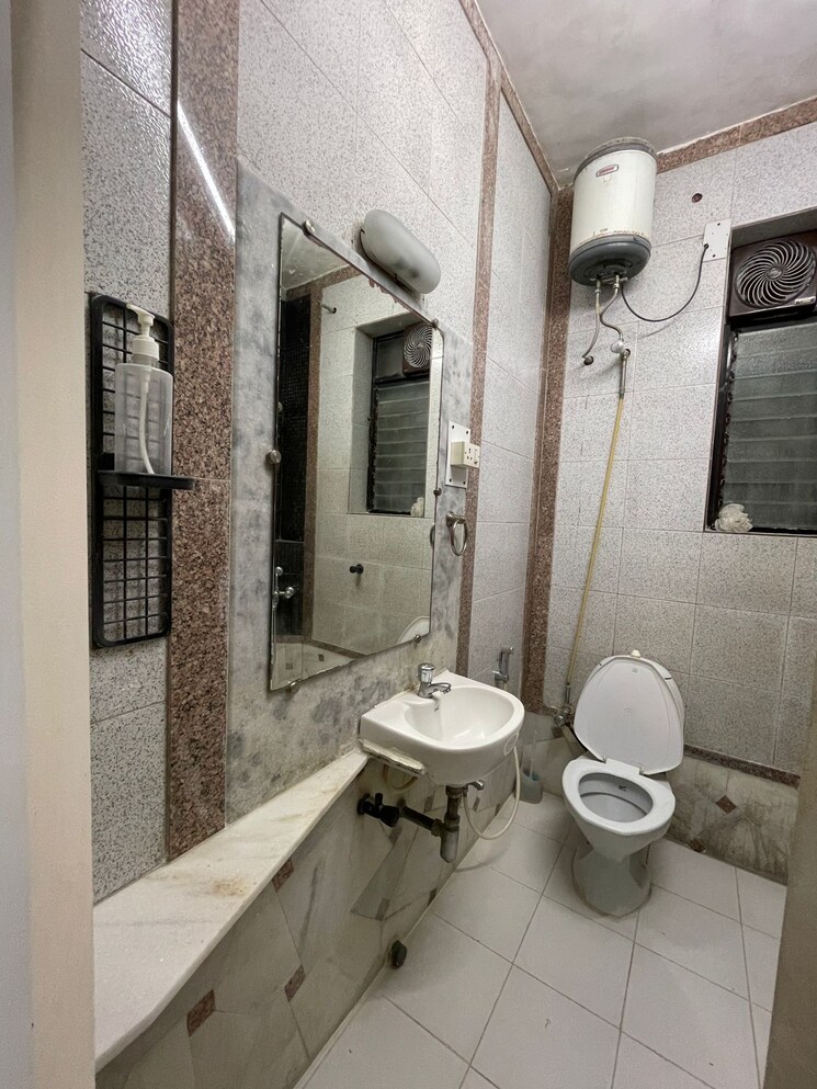 Bathroom, jamuna-sagar 1 Bedroom 530 Sq.Ft. Apartment In Colaba Mumbai 6324877