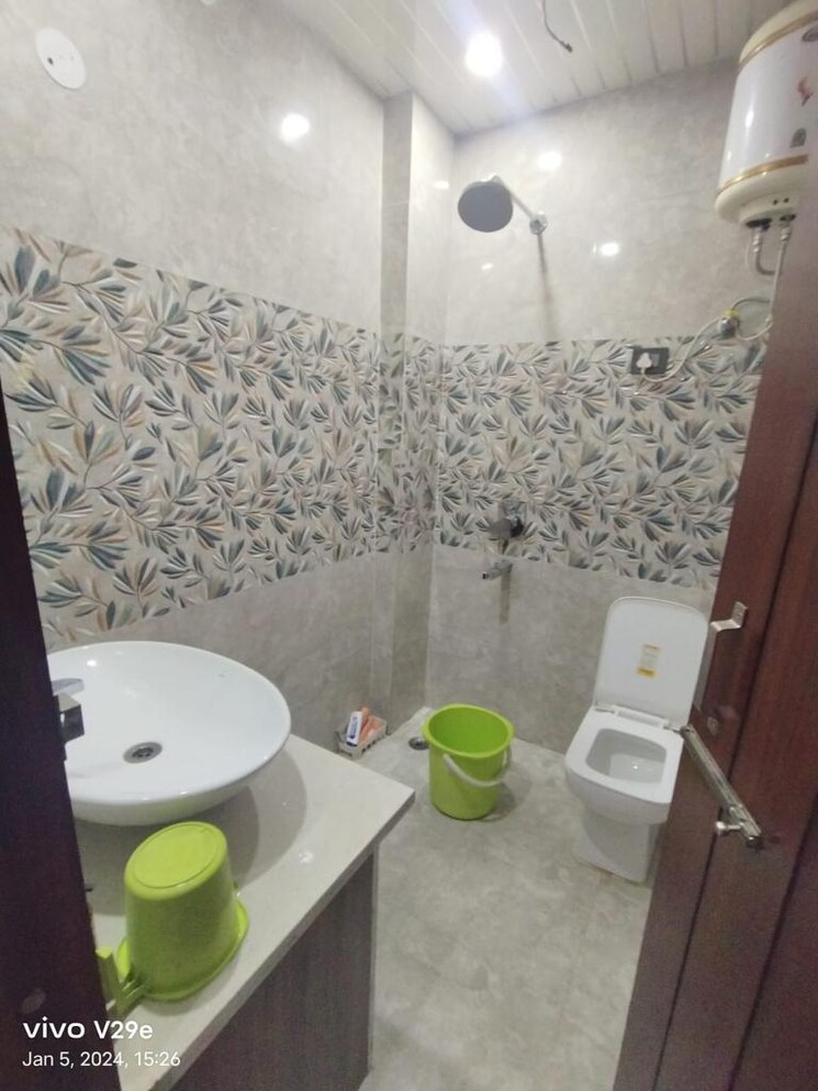 Bathroom, ardee-city 2 Bedroom 100 Sq.Yd. Builder Floor In Sector 52 Gurgaon 6331009