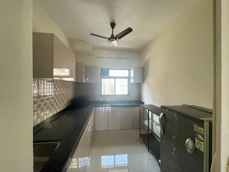 Kitchen, uma-serita 3 Bedroom 1000 Sq.Ft. Apartment In Ghodbunder Road Thane 6333800