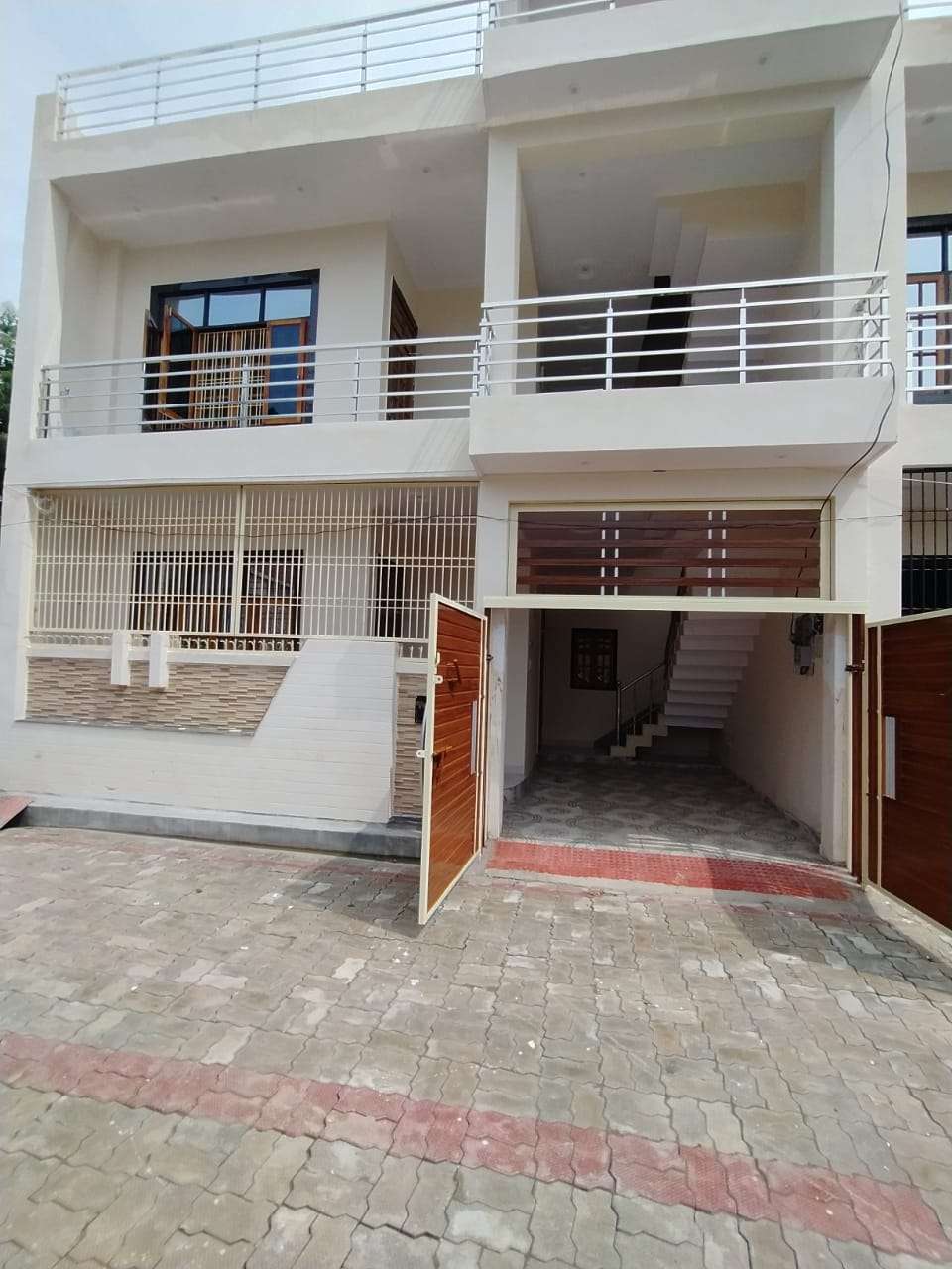 Rental 2 Bedroom 1700 Sq.Ft. Independent House in DLF Vibhuti Khand