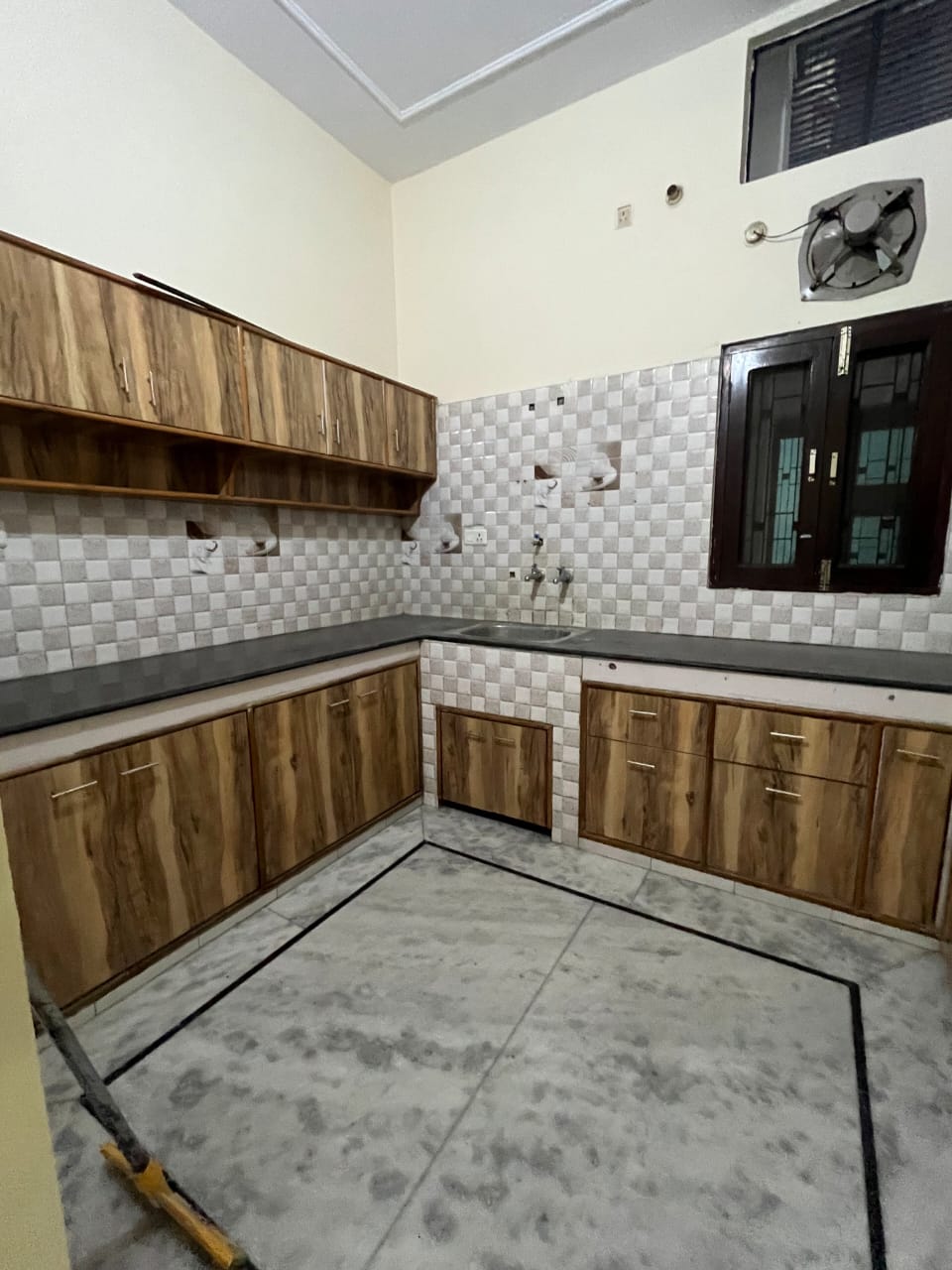 Rental 2 Bedroom 850 Sq.Ft. Independent House in DLF Vibhuti Khand