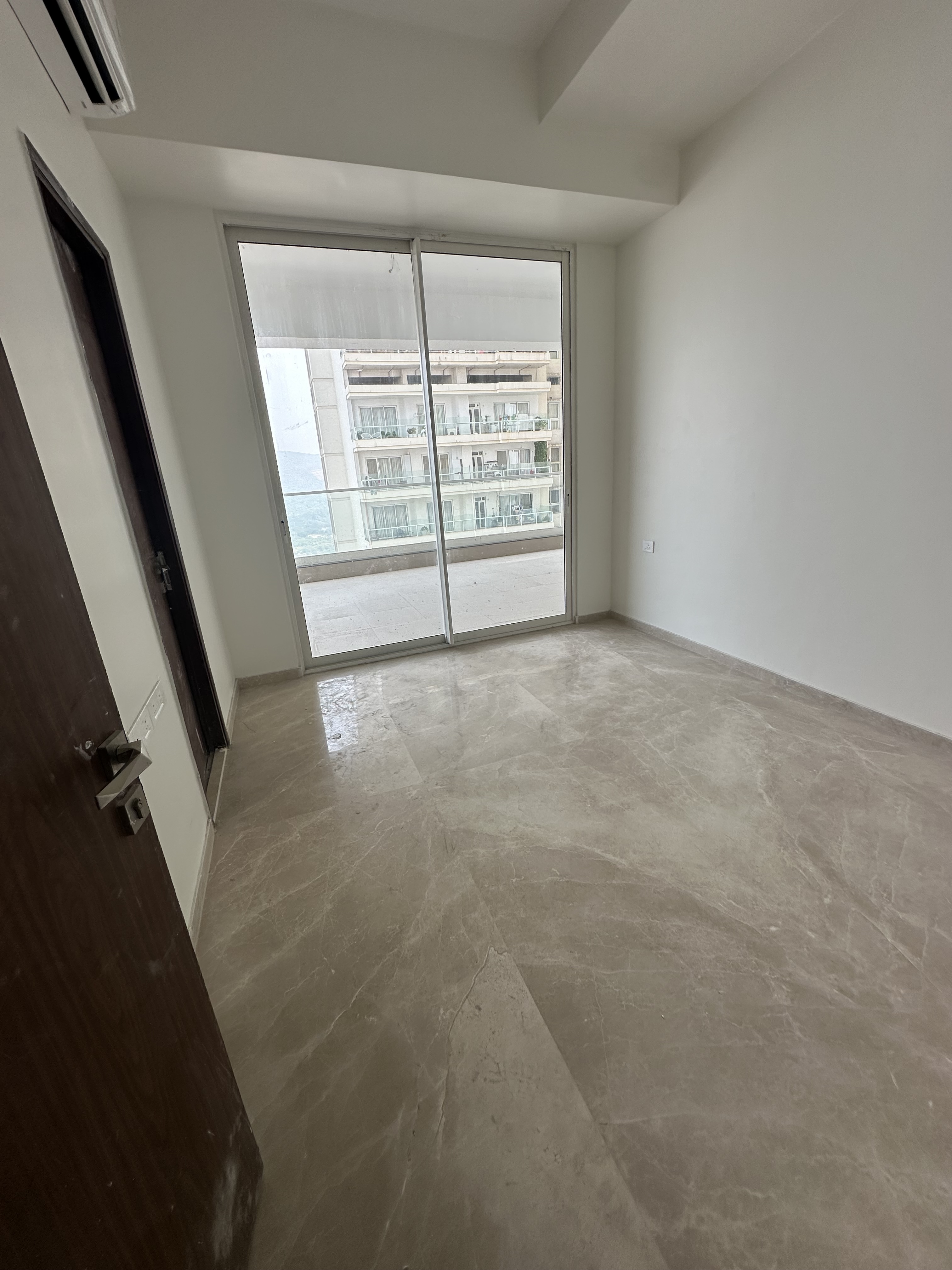 Rental 5 Bedroom 4846 Sq.Ft. Apartment in Omkar Alta Monte, Malad East Mumbai 6344247