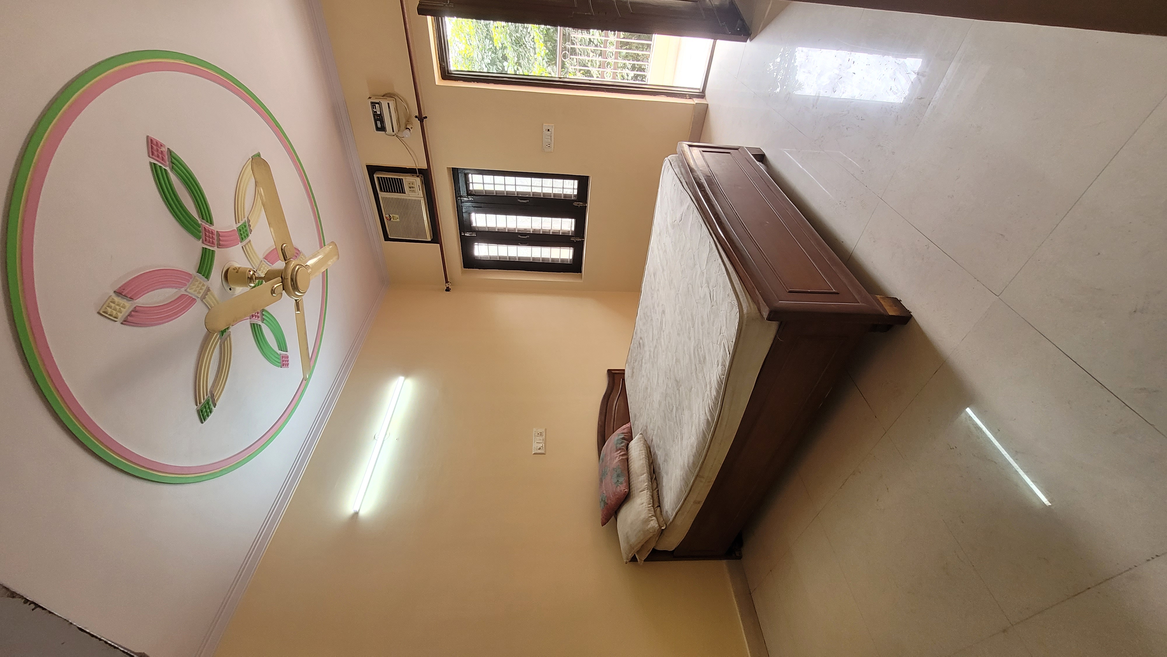 Resale Property in RWA BlockR Dilshad Garden 6+ Flats for Resale in