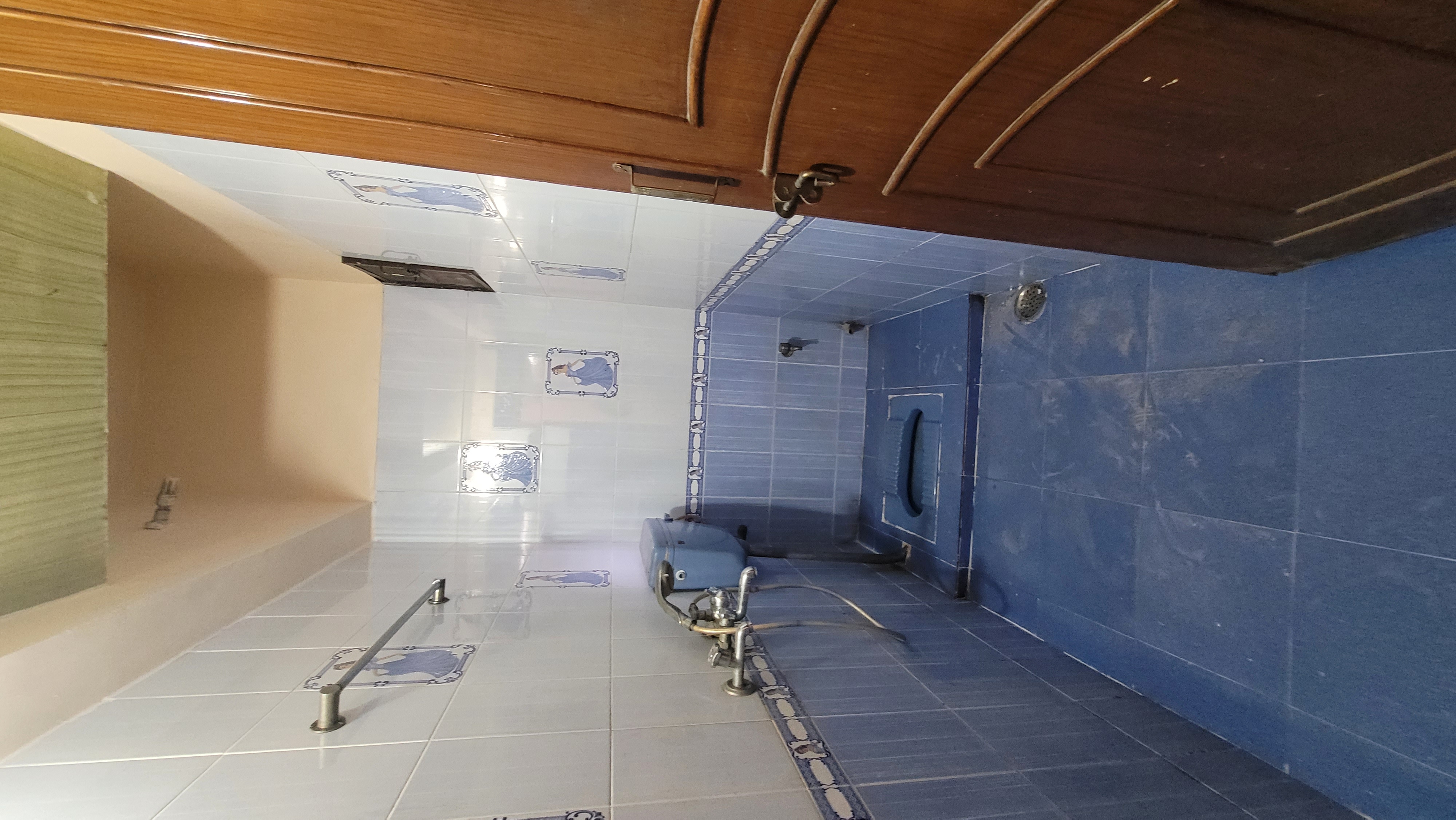 Resale Property in RWA BlockR Dilshad Garden 6+ Flats for Resale in