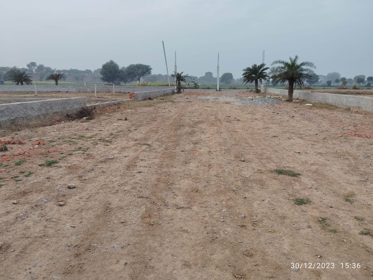 Resale 100000 Sq.Yd. Plot in Jewar Greater Noida - 6346581