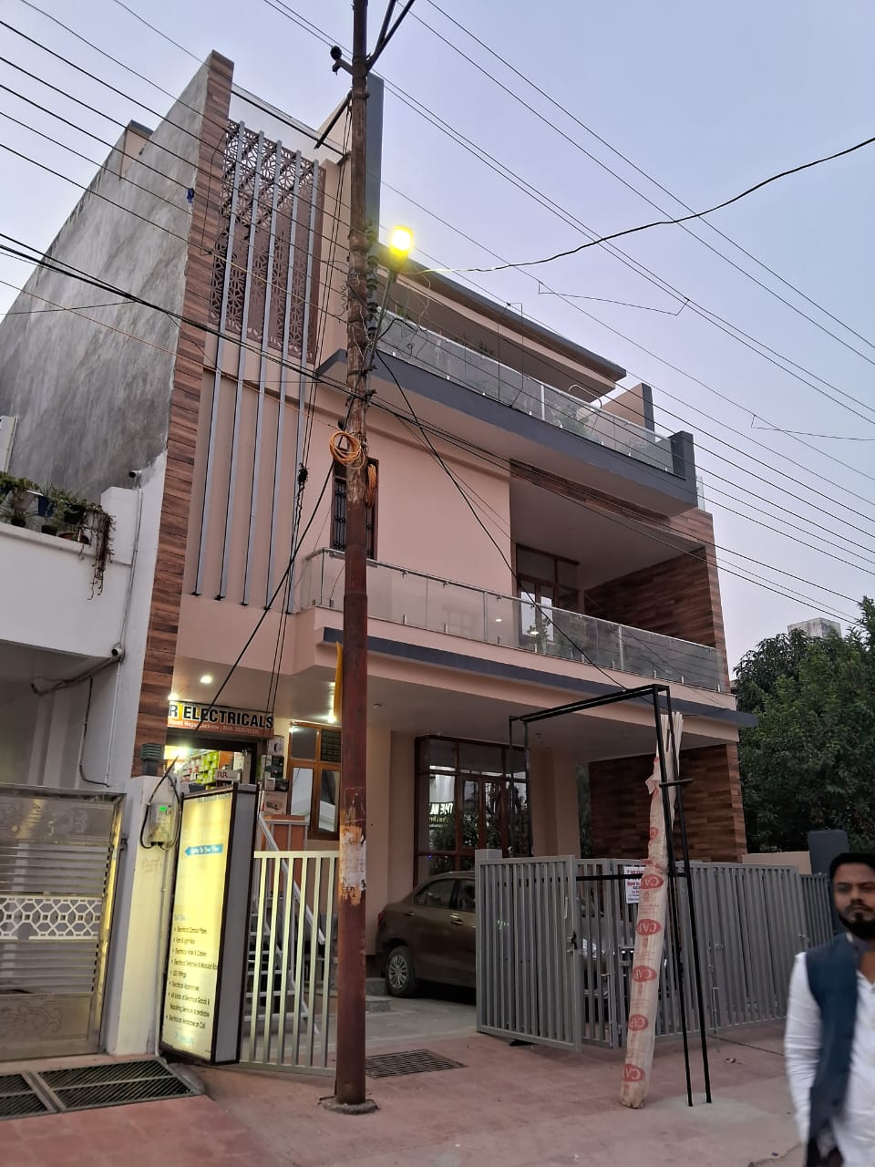 Rental 2 Bedroom 1450 Sq.Ft. Independent House in DLF Vibhuti Khand