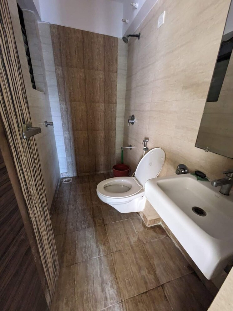 Bathroom, tharwani-riverdale-vista 2 Bedroom 950 Sq.Ft. Apartment In Kalyan West Thane 6351630