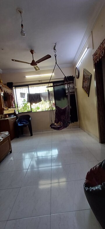 Team Area in 2 BHK Apartment at Shree Rajlaxmi Park, Kalwa – for Sale