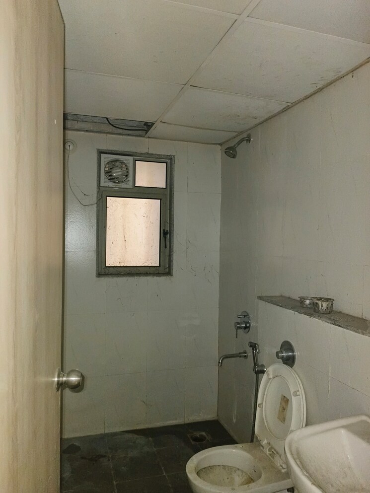 Attached Bathroom, lodha-viviana 1.5 Bedroom 650 Sq.Ft. Apartment In Dombivli East Thane 6353746