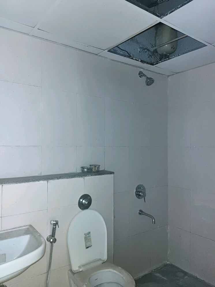 Bathroom, lodha-viviana 1.5 Bedroom 650 Sq.Ft. Apartment In Dombivli East Thane 6353746