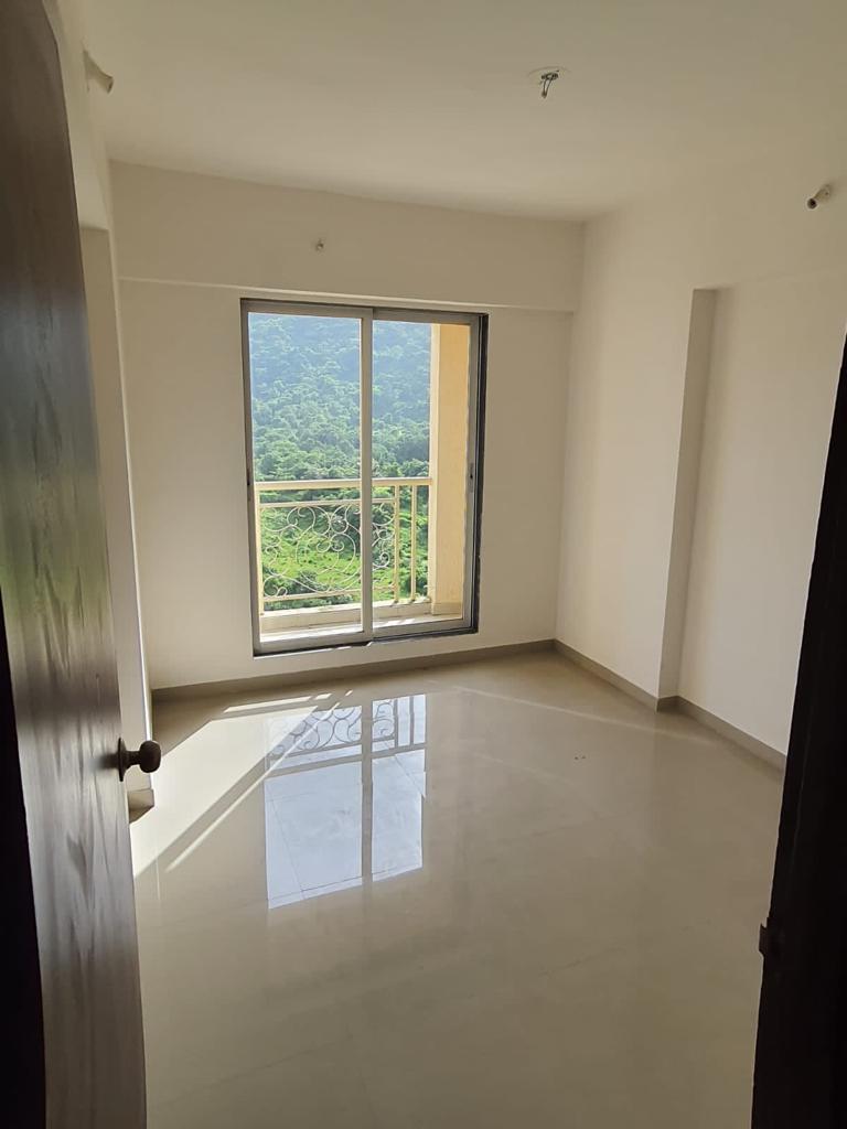 1 BHK Apartment For Resale in Mahavir Kalpavruksha Ghodbunder Road Thane  6353799