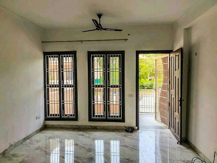 6+ Bedroom 2200 Sq.Ft. Villa in Amrapali Leisure Valley Greater Noida