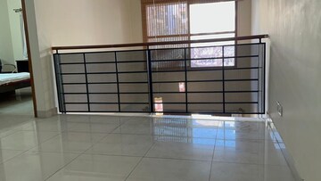 Room in 3 BHK Apartment at Embassy Habitat, Palace Road – for Rent