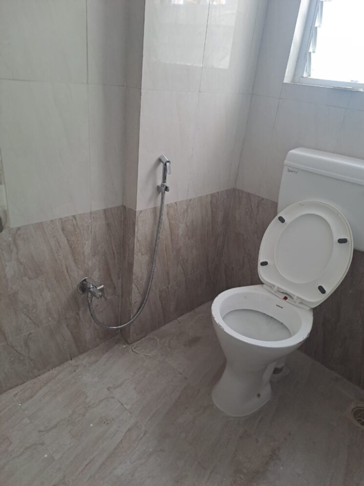 Bathroom, pragya-apartment-kothrud 1 Bedroom 600 Sq.Ft. Apartment In Kothrud Pune 6356620