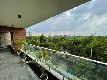 Swimming Pool in 4 BHK Builder Floor at Sector 23 – for Rent