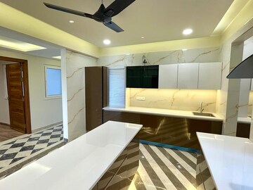Master Bedroom in 4 BHK Builder Floor at Sector 23 – for Rent