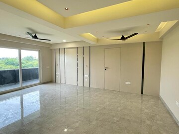 Room in 4 BHK Builder Floor at Sector 23 – for Rent