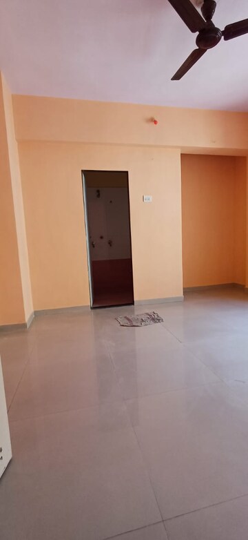 Room in 1 BHK Apartment at Mayurs Nature Glory, Kalwa – for Rent