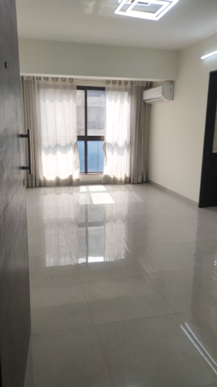Room, ornate-rise 1 Bedroom 430 Sq.Ft. Apartment In Themghar Thane 6370657