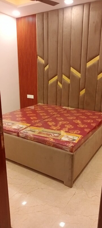Bedroom in 3 BHK Apartment at Dwarka Mor – for Rent