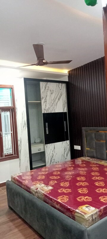 Bedroom in 3 BHK Apartment at Dwarka Mor – for Rent