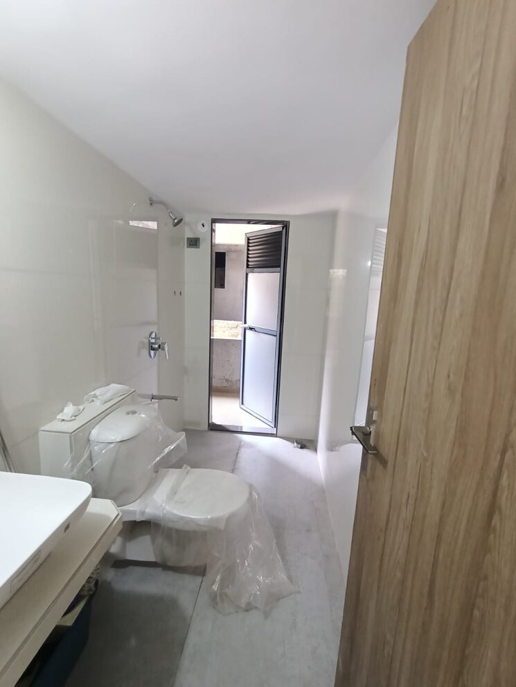 Bathroom, reliance-gold 3 Bedroom 710 Sq.Ft. Apartment In Ambernath Thane 6373776