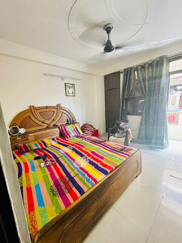 Bedroom in 3 BHK Apartment at Dwarka Mor – for Rent