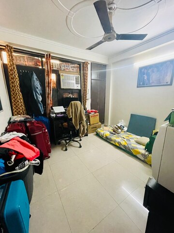 Master Bedroom in 3 BHK Apartment at Dwarka Mor – for Rent