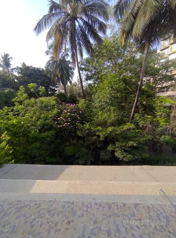 Master Bedroom in 5 BHK Villa at Juhu Abhishek Chs Ltd, Andheri West – for Sale