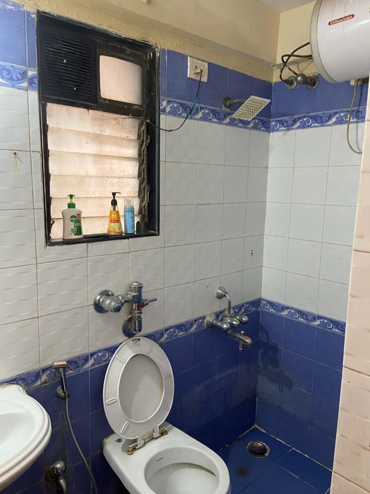 Attached Bathroom, monarch-properties-pacific-towers 1 Bedroom 650 Sq.Ft. Apartment In Andheri West Mumbai 6382782