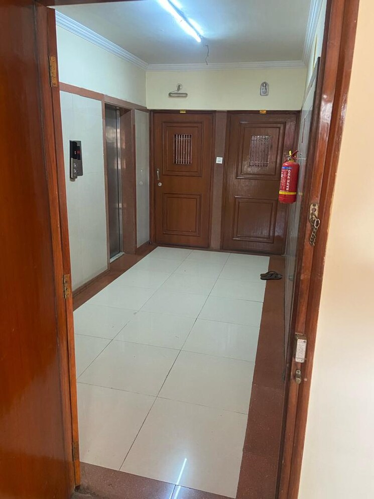 Room, monarch-properties-pacific-towers 1 Bedroom 650 Sq.Ft. Apartment In Andheri West Mumbai 6382782