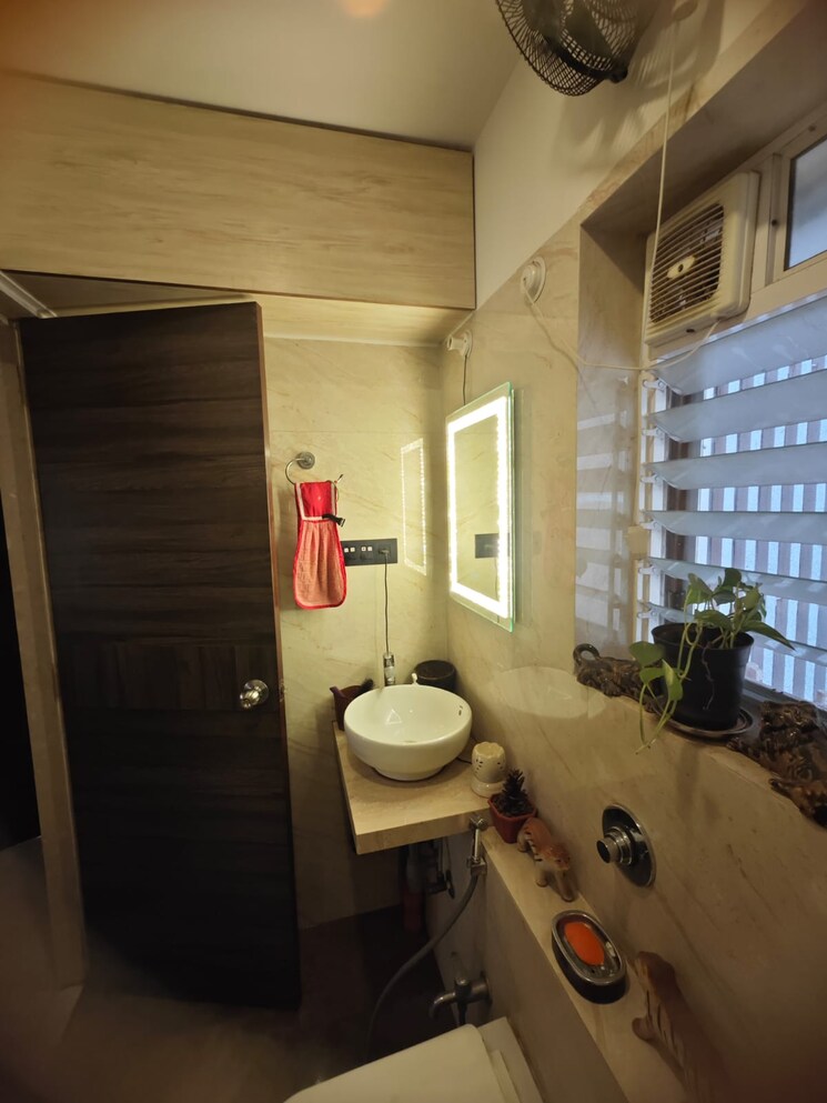 Attached Bathroom, rite-skyluxe 1 Bedroom 500 Sq.Ft. Apartment In Chembur Mumbai 6383381