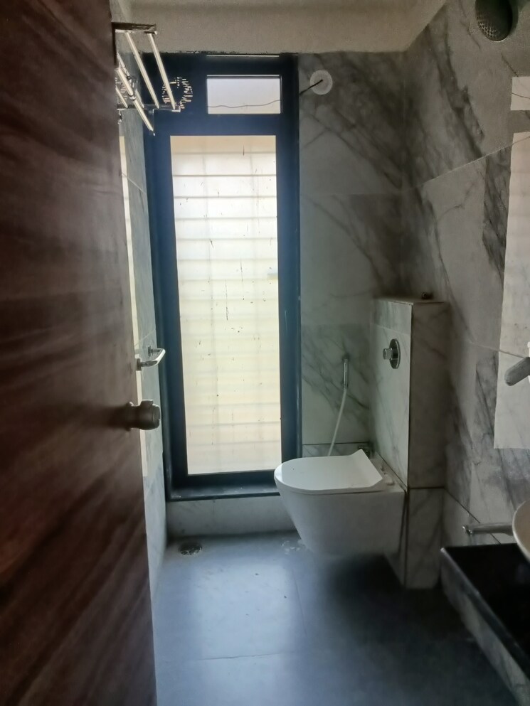 Attached Bathroom, mahavir-darshan-kandivali 2 Bedroom 950 Sq.Ft. Apartment In Kandivali West Mumbai 6384410