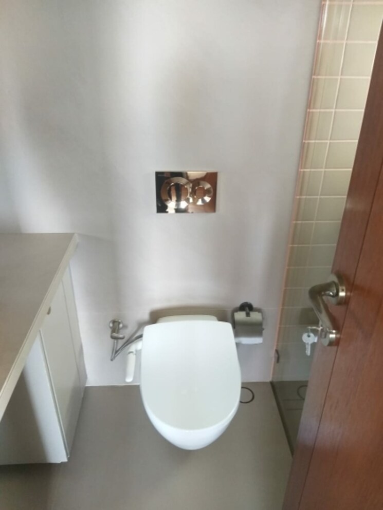 Bathroom, grand-paradi-towers 3 Bedroom 1650 Sq.Ft. Apartment In Malabar Hill Mumbai 6386098