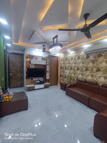 Living Room in 3 BHK Apartment at Dwarka Mor – for Rent