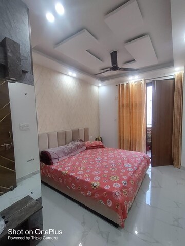 Bedroom in 3 BHK Apartment at Dwarka Mor – for Rent