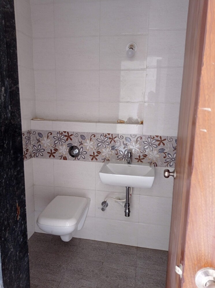 Bathroom, kaveri-chs-gawand-baug 1 Bedroom 480 Sq.Ft. Apartment In Gawand Baug Thane 6390538