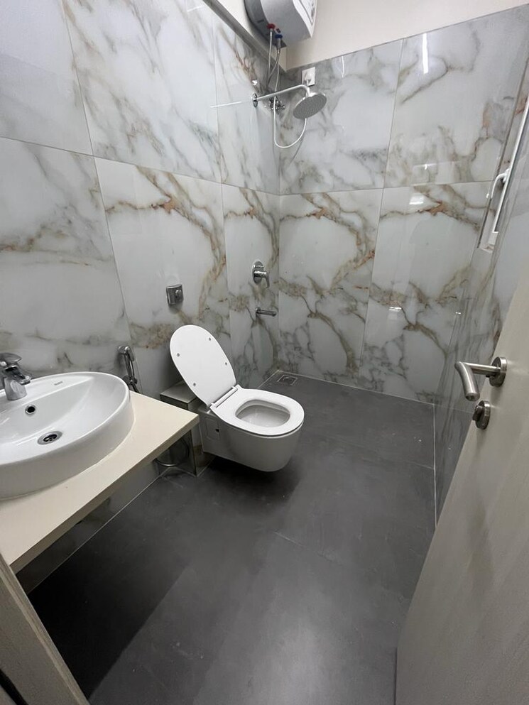 Bathroom, concrete-sai-samast 2 Bedroom 724 Sq.Ft. Apartment In Chembur Mumbai 6396510