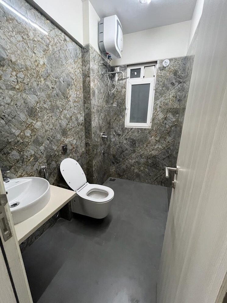 Bathroom, concrete-sai-samast 2 Bedroom 724 Sq.Ft. Apartment In Chembur Mumbai 6396510