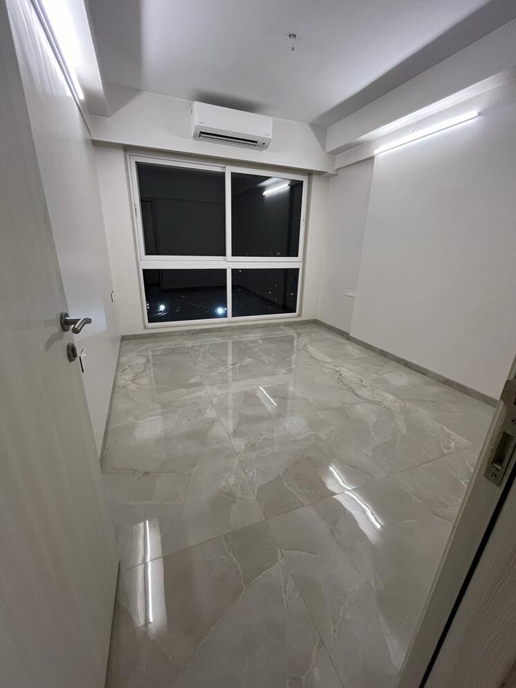 Bathroom, concrete-sai-samast 2 Bedroom 724 Sq.Ft. Apartment In Chembur Mumbai 6396510