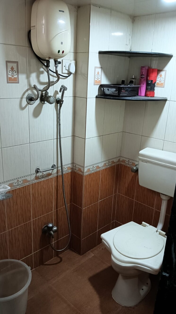 Bathroom, meghana-chs-tilak-nagar 2 Bedroom 650 Sq.Ft. Apartment In Tilak Nagar Mumbai 6396525