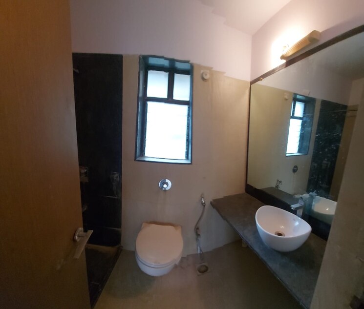 Bathroom, evershine-embassy 2.5 Bedroom 1150 Sq.Ft. Apartment In Andheri West Mumbai 6396555